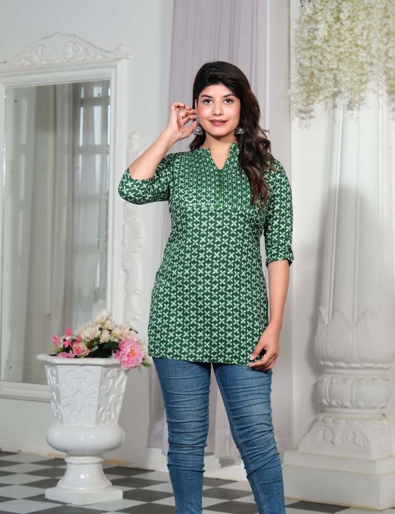 Women straight printed kurti