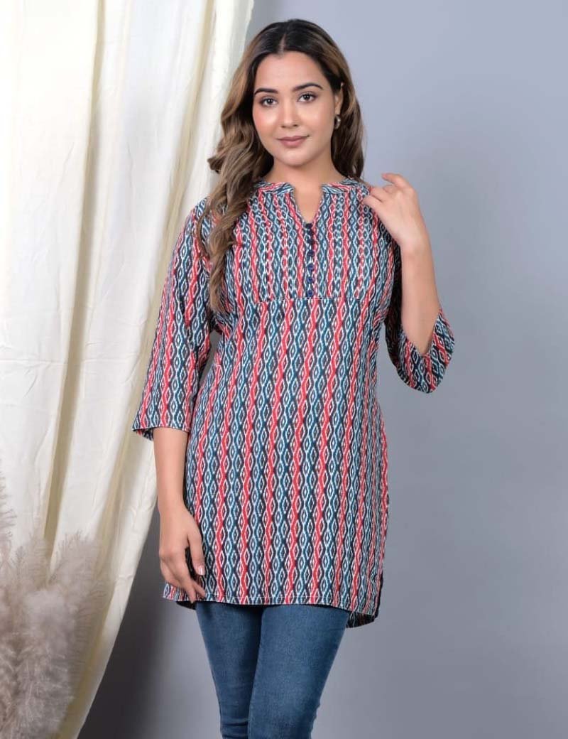 Women strip and floral kurti